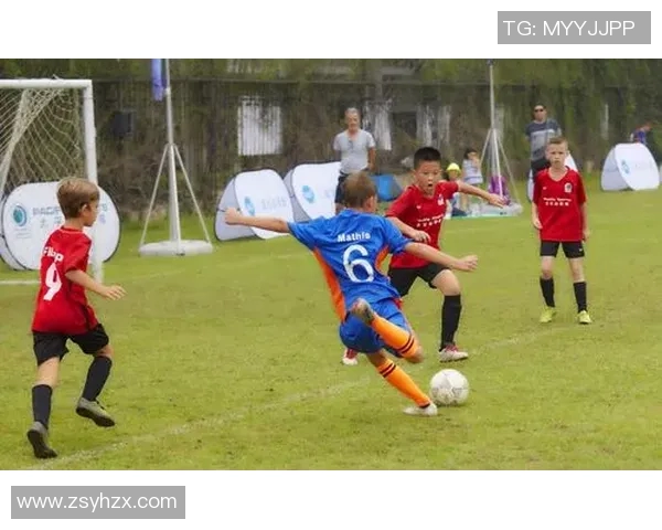 当代少年意外穿越化身足球巨星后代开启热血绿茵追梦之旅